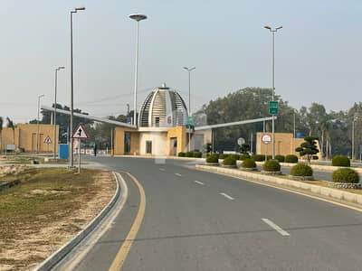 Facing park 05 Marla Plot limited unit for Sale in Bahria Town Lahore