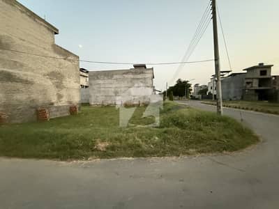 5 Marla Corner Plot For Sale