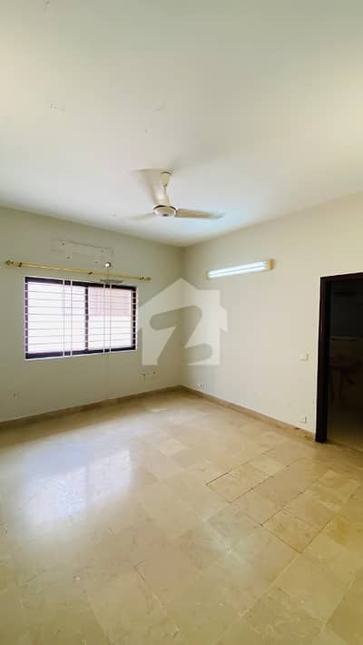 Prime Location In DHA Phase 8 500 Square Yards Upper Portion For Rent