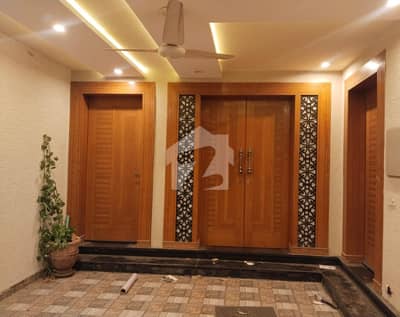 بحریہ ٹاؤن فیز 8 بحریہ ٹاؤن راولپنڈی,راولپنڈی میں 5 کمروں کا 7 مرلہ مکان 1.0 لاکھ میں کرایہ پر دستیاب ہے۔ بحریہ ٹاؤن فیز 8 بحریہ ٹاؤن راولپنڈی,راولپنڈی میں 5 کمروں کا 7 مرلہ مکان 1.0 لاکھ میں کرایہ پر دستیاب ہے۔