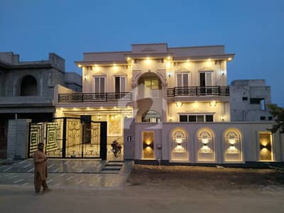 ڈی ایچ اے فیز 1 ۔ سیکٹر ایم ڈی ایچ اے فیز 1,ڈی ایچ اے ڈیفینس,ملتان میں 5 کمروں کا 1 کنال مکان 5.25 کروڑ میں برائے فروخت۔ ڈی ایچ اے فیز 1 ۔ سیکٹر ایم ڈی ایچ اے فیز 1,ڈی ایچ اے ڈیفینس,ملتان میں 5 کمروں کا 1 کنال مکان 5.25 کروڑ میں برائے فروخت۔