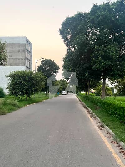 نیو لاهور سٹی لاہور میں 7 مرلہ رہائشی پلاٹ 60.0 لاکھ میں برائے فروخت۔
