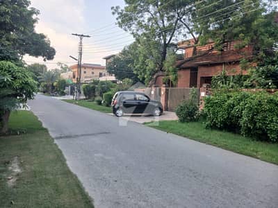 ڈی ایچ اے فیز 3 ڈی ایچ اے ڈیفینس,لاہور میں 6 کمروں کا 1 کنال مکان 7.5 کروڑ میں برائے فروخت۔