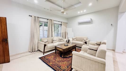Upper Portion 3 Bedrooms Unfurnished Accommodation Available For Rent,,