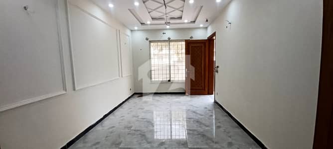 12 Marla House Upper Portion Available For Ret In G-15