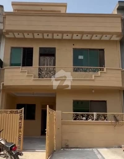 G11/3 ,25/40 ,triple story house for sale