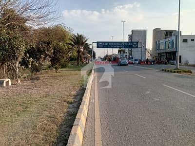 کینال ویو ہاؤسنگ سکیم - فیز 2 کینال ویو ہاؤسنگ سکیم,گوجرانوالہ میں 1 کنال رہائشی پلاٹ 2.5 کروڑ میں برائے فروخت۔