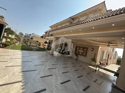 Grand 2 Kanal Luxury Residence Prime Location  A spectacular 2 Kanal