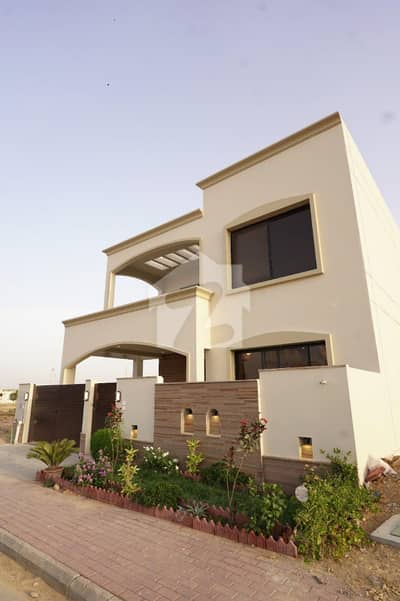 272sq yd Ready to Move Villa in Precinct-1 0.5km from main entrance. A-One Construction Standard 5Bed Drawing Dining Lounge
