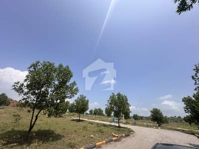 ڈی ایچ اے ڈیفینس فیز 6 ڈی ایچ اے ڈیفینس,اسلام آباد میں 1 کنال رہائشی پلاٹ 1.35 کروڑ میں برائے فروخت۔ ڈی ایچ اے ڈیفینس فیز 6 ڈی ایچ اے ڈیفینس,اسلام آباد میں 1 کنال رہائشی پلاٹ 1.35 کروڑ میں برائے فروخت۔