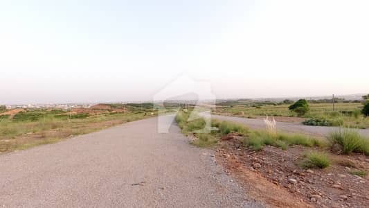 One Kanal Plot For Sale in C-15