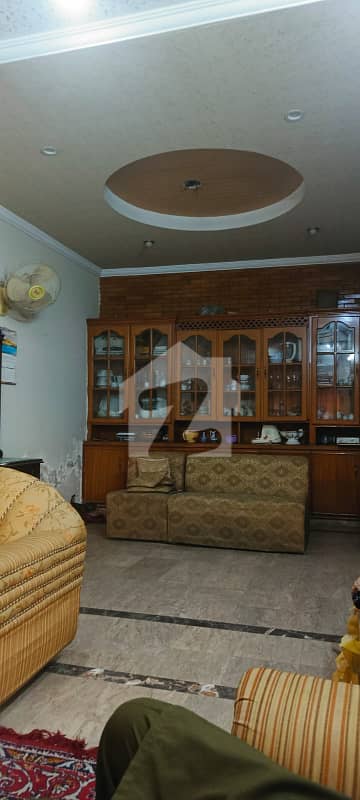 10 MARLA DOUBLE STORY HOUSE FOR SALE