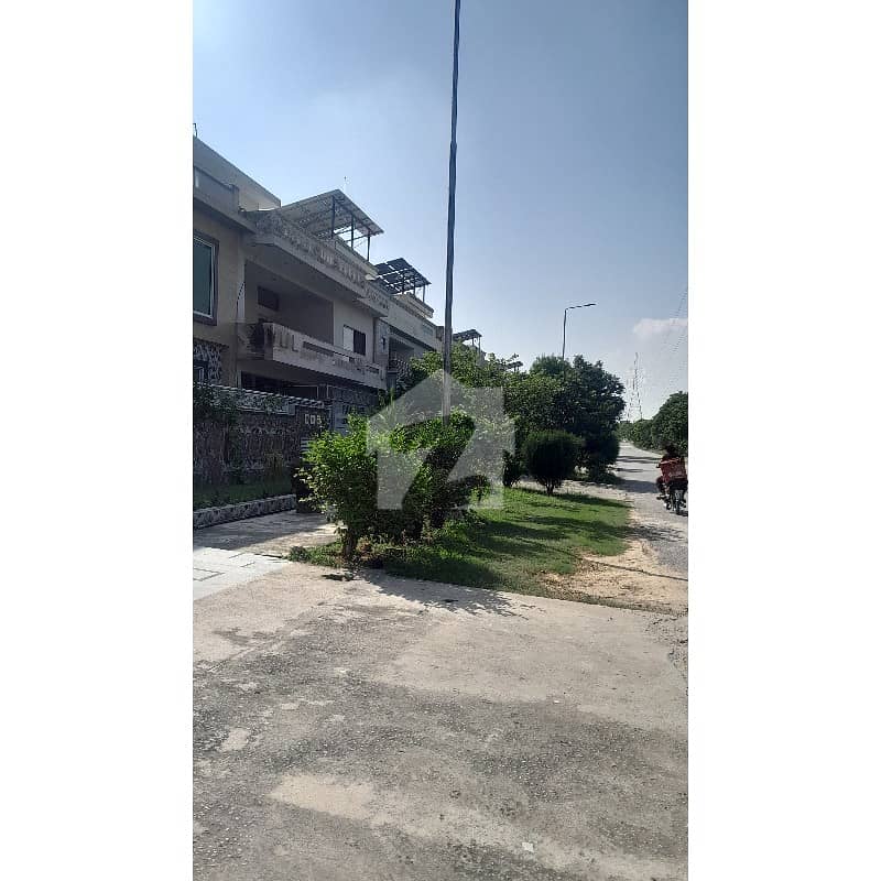 One Kanal Upper Portion Available For Rent One Kanal Upper Portion Available For Rent