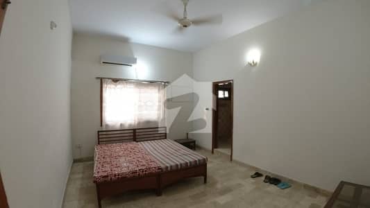 WESTOPEN HOUSE IN WIDE LOCATION NEAR TO PARK MASJID