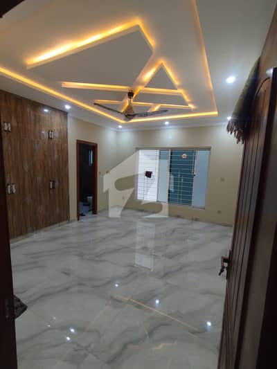 1 kanal luxurious full house available for rent in DHA 2
