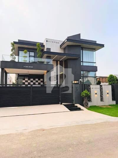 100% Original Deal | Dubai-Style Modern Bungalow | Prime DHA Phase 7 | Raya Road Back | Hot Location | Owner Meeting Available | Reasonable Price 100% Original Deal | Dubai-Style Modern Bungalow | Prime DHA Phase 7 | Raya Road Back | Hot Location | Owner Meeting Available | Reasonable Price
