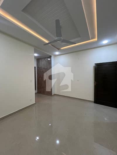 bahria enclave Islamabad Sector F1 new 8 Marla house for rent