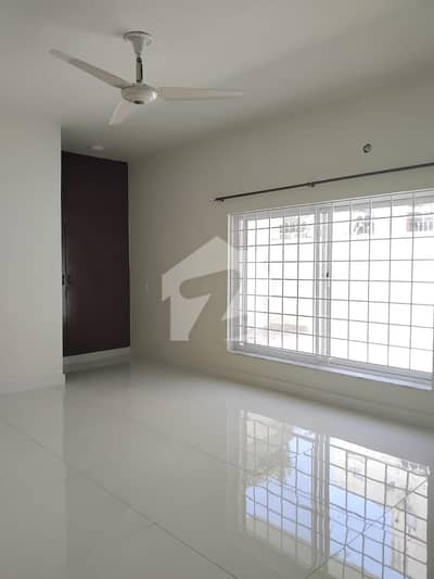 1 KANAL LOWER PORTION FOR RENT IN F-8/4