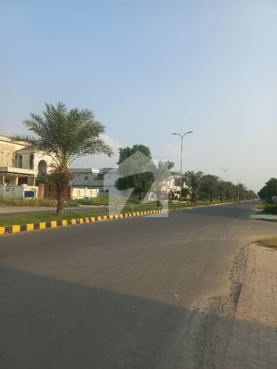 Khayaban-e-Amin - Block L Residential Plot Sized 1 Kanal Is Available on main 100ft Road