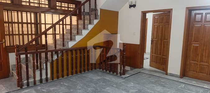 14 HOUSE AVAILABLE FOR RENT IN I-8/3