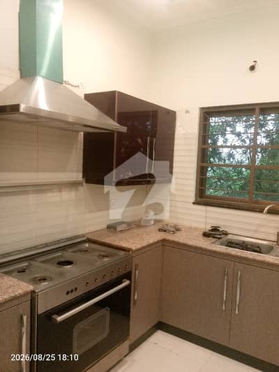1Kanal Upper Portion Available For Rent in Dha phase 6 Lahore