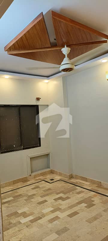 نارتھ ناظم آباد کراچی میں 3 کمروں کا 8 مرلہ زیریں پورشن 1.0 لاکھ میں کرایہ پر دستیاب ہے۔