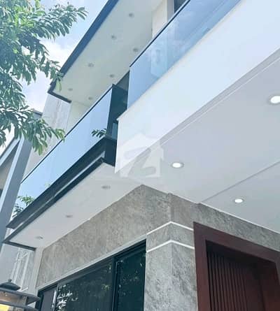 10 Marla House In Stunning Top City 1 Is Available For Sale