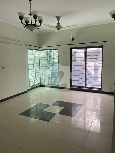10 Marla 4 Bedrooms House Available.
