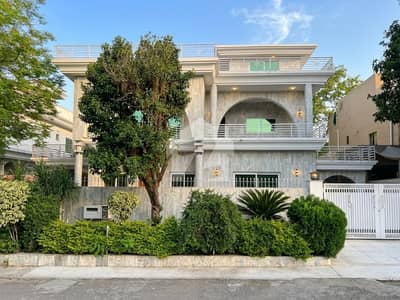 One Kanal Separate Gate Three Bed Upper Portion Available for Rent with Servant Quarter at Most Prime Location of Islamabad