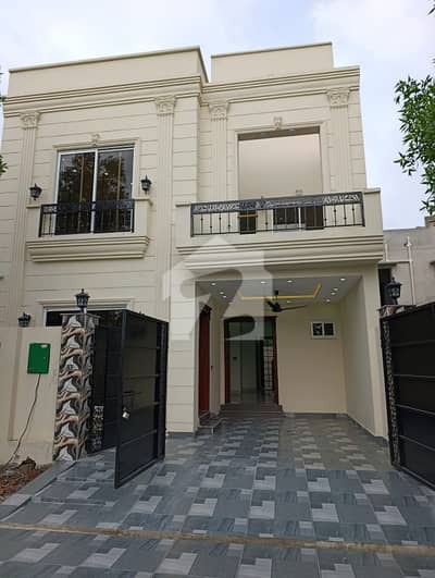 5 MARLA BRAND NEW HOUSE AVAILABLE FOR SALE PRIME LOCATION AT BAHRIA ORCHARD LHR