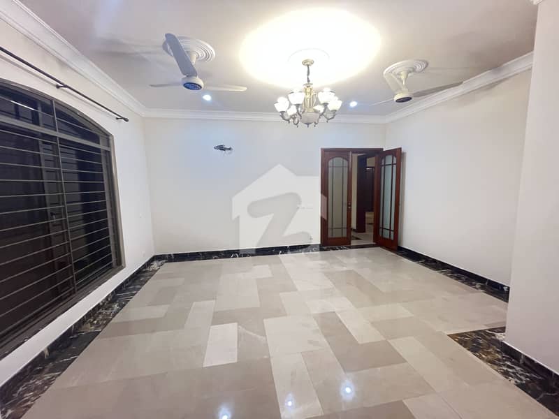 3 bed upper portion available for rent in F10 3 bed upper portion available for rent in F10