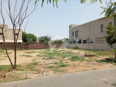 ڈی ایچ اے فیز 7 - بلاک ایکس ڈی ایچ اے فیز 7,ڈی ایچ اے ڈیفینس,لاہور میں 2 کنال رہائشی پلاٹ 9.75 کروڑ میں برائے فروخت۔