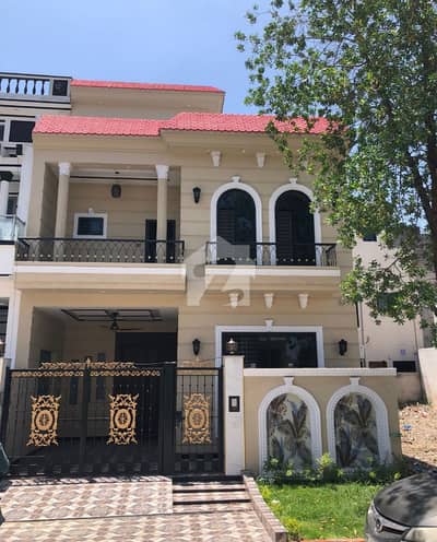 سٹی ہاؤسنگ سوسائٹی گوجرانوالہ میں 4 کمروں کا 5 مرلہ مکان 1.8 کروڑ میں برائے فروخت۔ سٹی ہاؤسنگ سوسائٹی گوجرانوالہ میں 4 کمروں کا 5 مرلہ مکان 1.8 کروڑ میں برائے فروخت۔