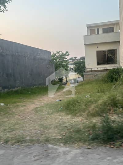 بحریہ ٹاؤن فیز 8 ۔ بلاک ایل بحریہ ٹاؤن فیز 8,بحریہ ٹاؤن راولپنڈی,راولپنڈی میں 8 مرلہ رہائشی پلاٹ 70.0 لاکھ میں برائے فروخت۔ بحریہ ٹاؤن فیز 8 ۔ بلاک ایل بحریہ ٹاؤن فیز 8,بحریہ ٹاؤن راولپنڈی,راولپنڈی میں 8 مرلہ رہائشی پلاٹ 70.0 لاکھ میں برائے فروخت۔