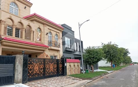 نیو لاہور سٹی ۔ فیز 2 نیو لاهور سٹی,لاہور میں 3 مرلہ رہائشی پلاٹ 26.0 لاکھ میں برائے فروخت۔ نیو لاہور سٹی ۔ فیز 2 نیو لاهور سٹی,لاہور میں 3 مرلہ رہائشی پلاٹ 26.0 لاکھ میں برائے فروخت۔