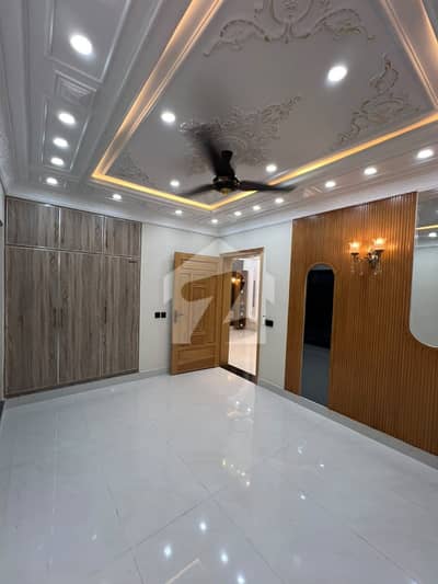 5 MARLA LOWER PORTION AVAILABLE FOR RENT 5 MARLA LOWER PORTION AVAILABLE FOR RENT