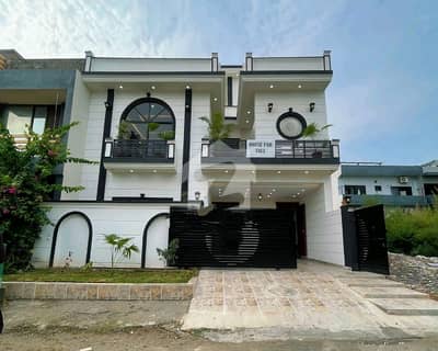 Prominently-Located 1800 Square Feet House Available In MPCHS - Block E Prominently-Located 1800 Square Feet House Available In MPCHS - Block E