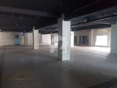 مین بلیوارڈ گلبرگ گلبرگ,لاہور میں 2 کنال Studio عمارت 10.5 ارب میں برائے فروخت۔