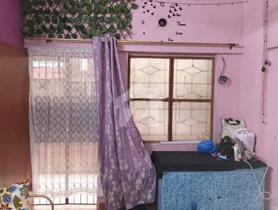 2 Bed Lounge 90 Sq. Yd 2nd Floor Bank Loan Applicable Leased Flat For Sale At Main Market Karimabad