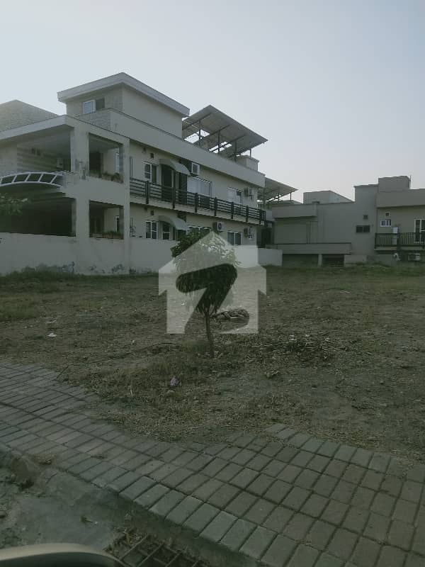16 Marla Level Plot Near To Masjid For Sale 16 Marla Level Plot Near To Masjid For Sale