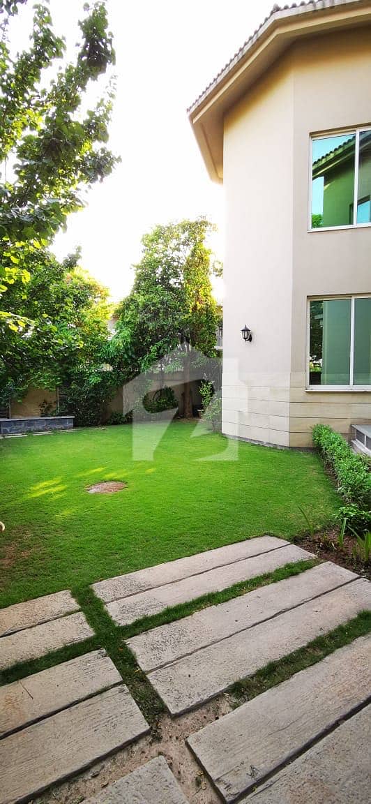 Beautiful 6 Bedrooms Triple Story House Available For Rent. . Beautiful 6 Bedrooms Triple Story House Available For Rent. .