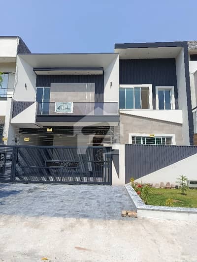 10 Marla's Beautifull English House for sale
