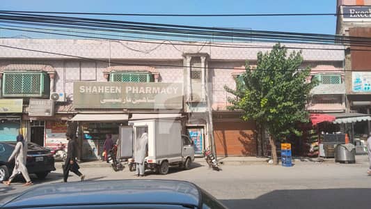 حاجی چوک راولپنڈی میں 6 کمروں کا 1 کنال عمارت 18.0 کروڑ میں برائے فروخت۔
