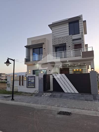 10 Marla Newly Built Villa With 10KV Solar + Batteries In Meridian II, Emaar DHA Phase V