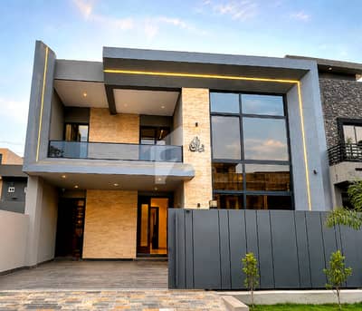 Designer 10 Marla House For Sale In B Block