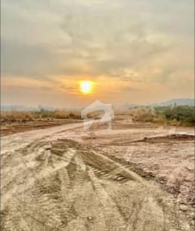 Double Road Corner Extraland Kanal (50*90) Plot