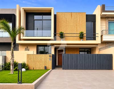 Boulevard 10 Marla Designer House In B Block