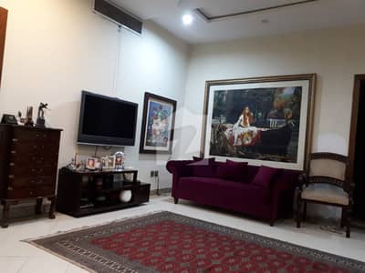 مین بلیوارڈ گلبرگ گلبرگ,لاہور میں 8 کنال Studio عمارت 24.0 ارب میں برائے فروخت۔