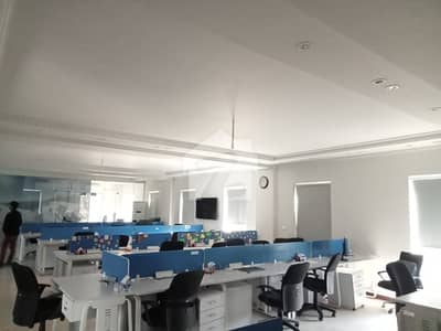 مین بلیوارڈ گلبرگ گلبرگ,لاہور میں 4 کنال Studio عمارت 14.5 ارب میں برائے فروخت۔