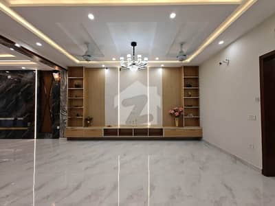 1 KANAL RESIDENTIAL HOUSE IS AVAILABLE FOR RENT IN BAHRIA TOWN SECTOR B